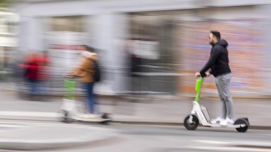 Los parisinos votan por acabar con los patinetes eléctricos de alquiler