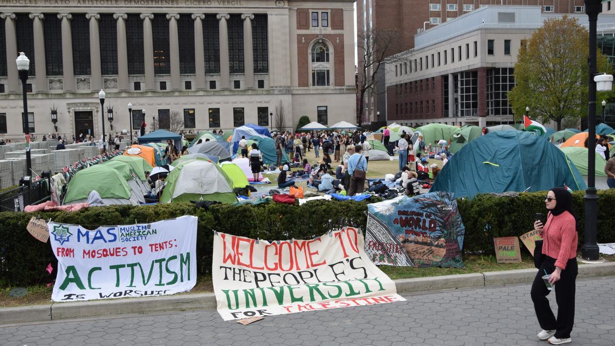 La acampada propalestina de la Universidad de Columbia se enfrenta a ser desmantelada: “Nos llaman terroristas”