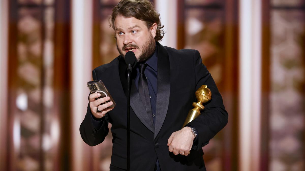 Brady Corbet, mejor director por 'The brutalist', una de las vencedoras de la noche