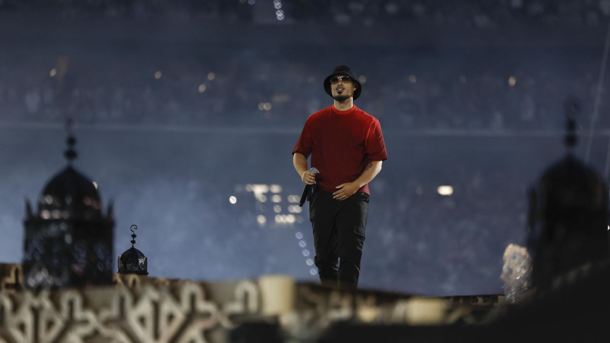 Dellafuente durante el concierto que ofrece este jueves en el estadio Metropolitano, en Madrid
